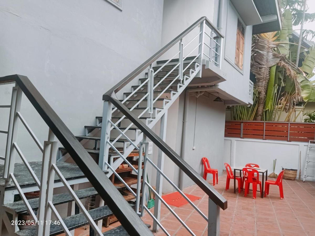 Aurora Backpackers Hostel Luang Prabang Extérieur photo