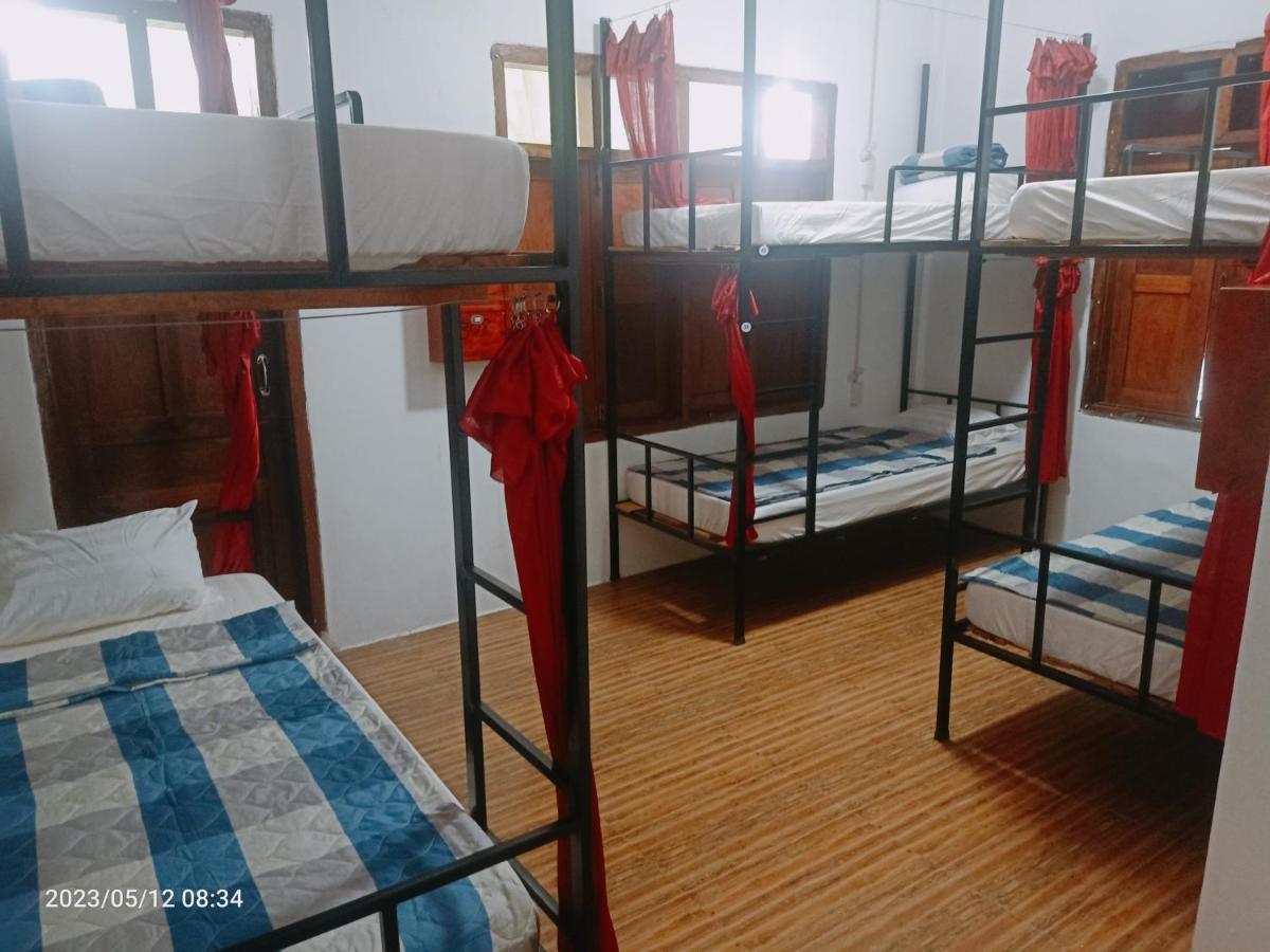 Aurora Backpackers Hostel Luang Prabang Extérieur photo