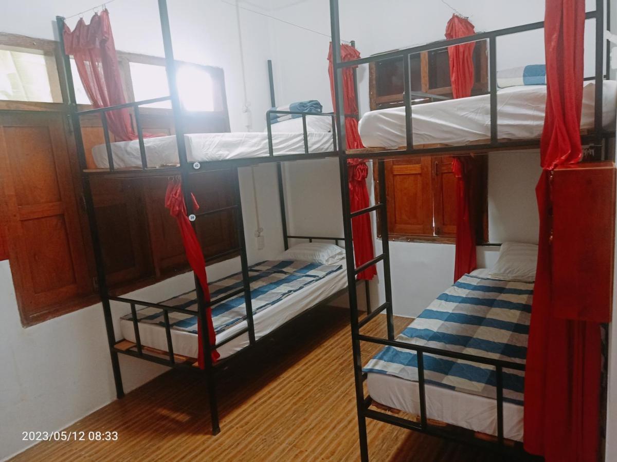 Aurora Backpackers Hostel Luang Prabang Extérieur photo