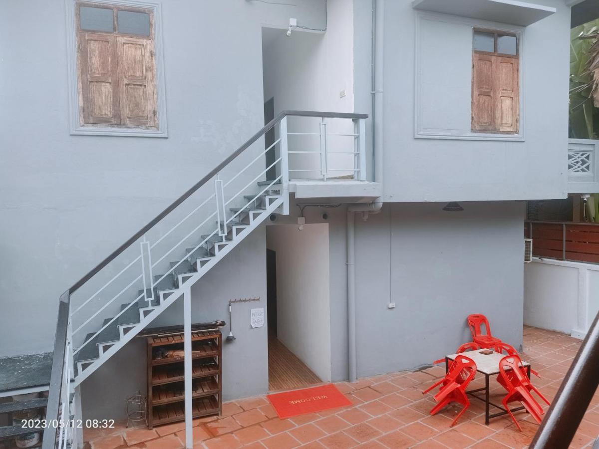 Aurora Backpackers Hostel Luang Prabang Extérieur photo