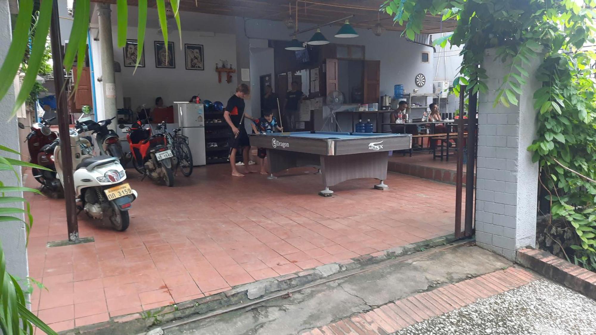 Aurora Backpackers Hostel Luang Prabang Extérieur photo