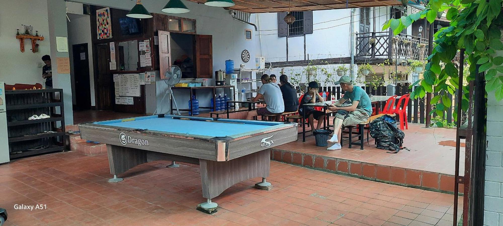 Aurora Backpackers Hostel Luang Prabang Extérieur photo