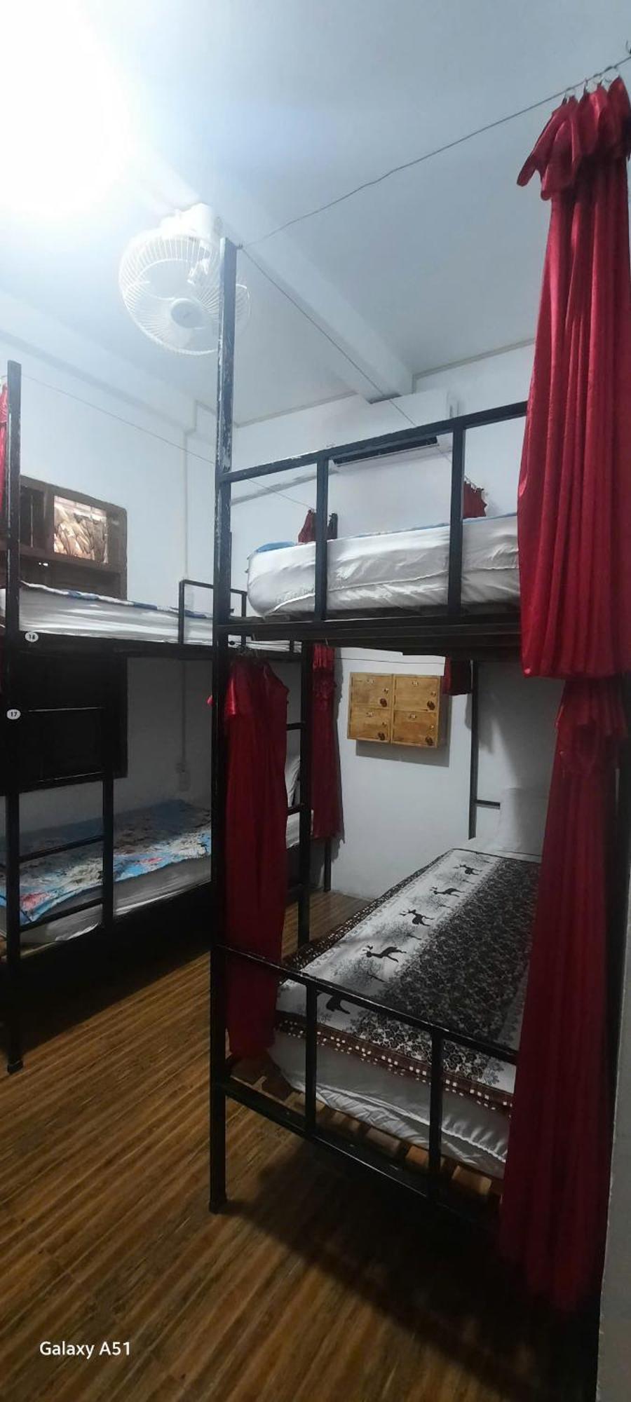 Aurora Backpackers Hostel Luang Prabang Extérieur photo