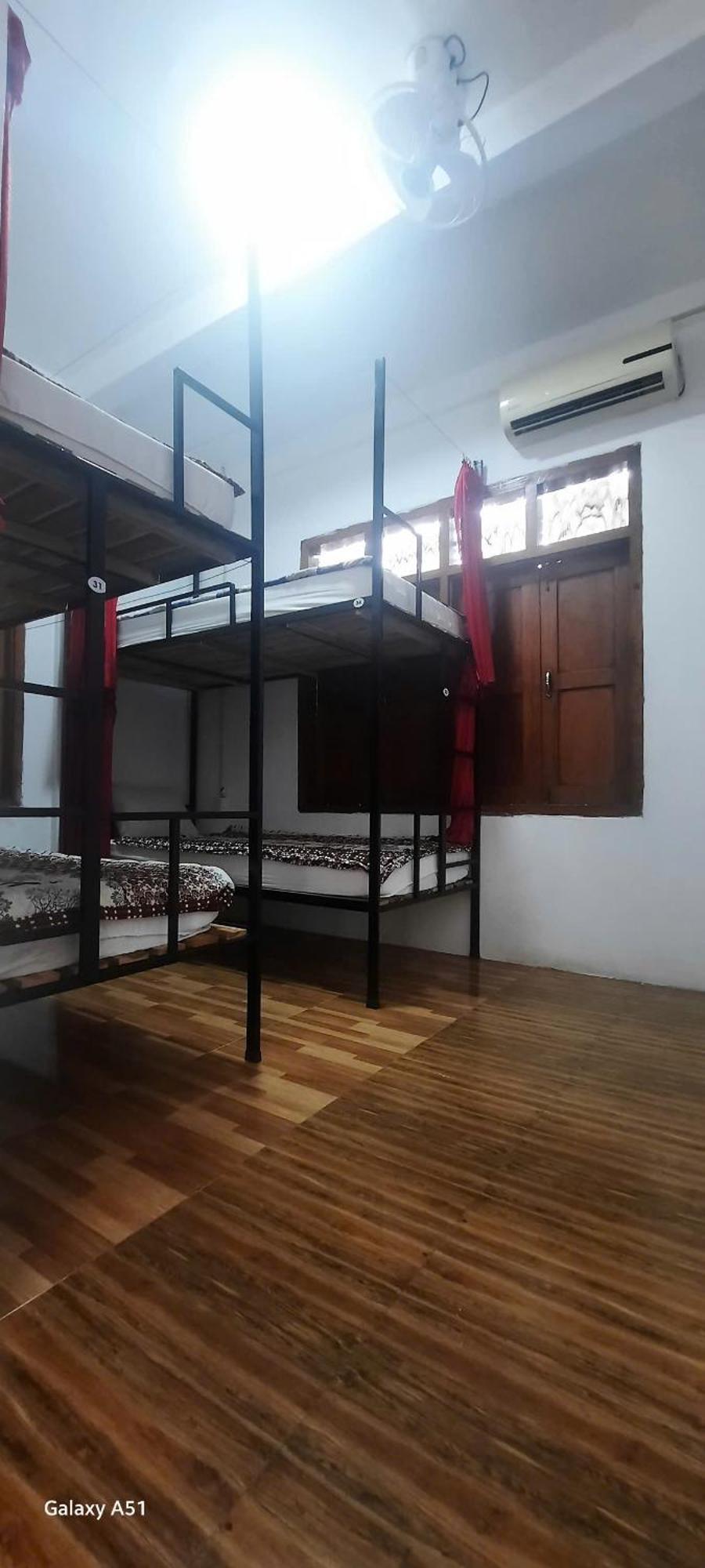 Aurora Backpackers Hostel Luang Prabang Extérieur photo